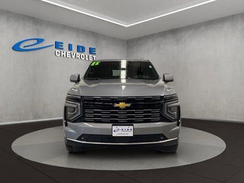 Used 2025 Chevrolet Tahoe High Country AWD/4WD image 9