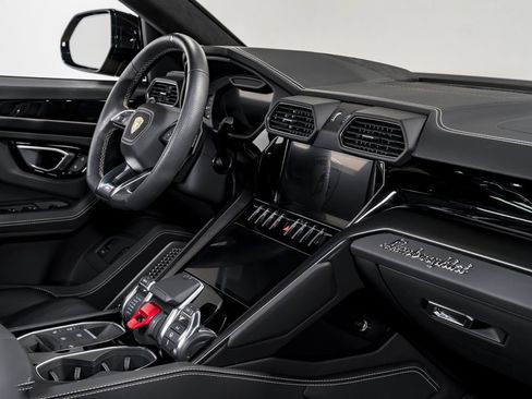 Used 2024 Lamborghini Urus S image 35