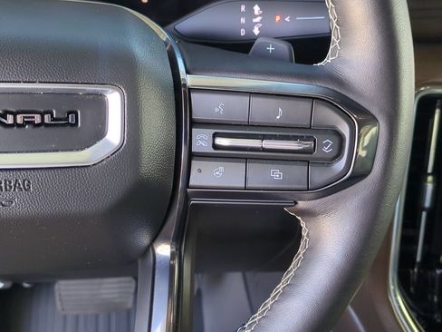 Used 2025 GMC Yukon XL Denali Ultimate AWD/4WD image 13