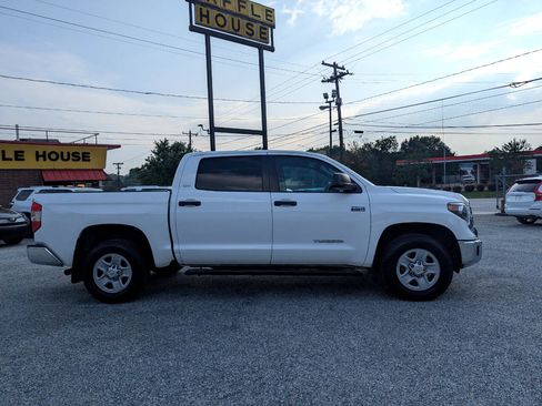 Used 2021 Toyota Tundra SR5 w/ SR5 Upgrade Package image 5
