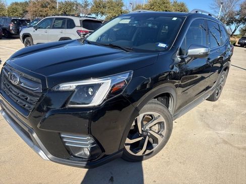 Used 2022 Subaru Forester Touring image 6