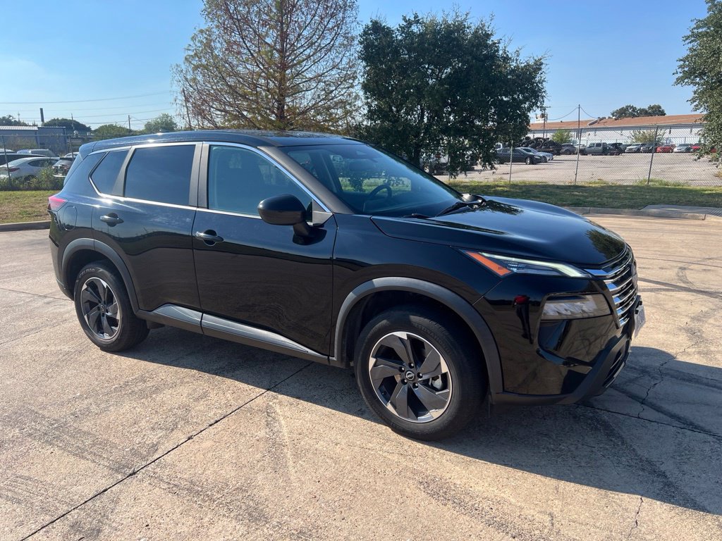 Used 2024 Nissan Rogue SV FWD image 18