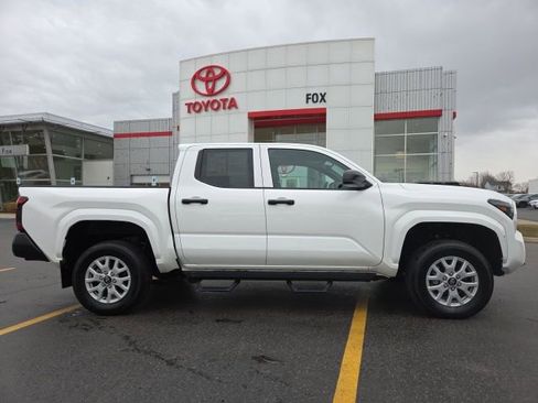 Used 2024 Toyota Tacoma SR w/ SR Upgrade Package image 8