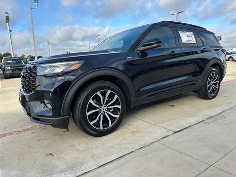 New 2026 Ford Explorer ST-Line w/ Premium Package RWD image 1