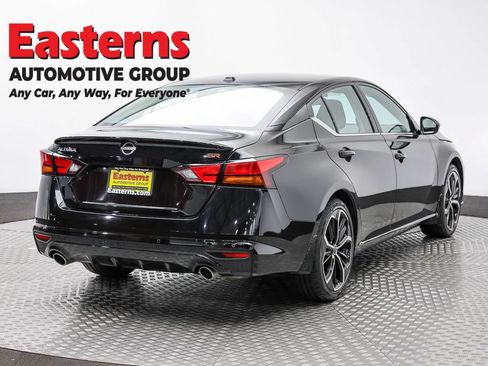 Used 2025 Nissan Altima 2.5 SR FWD image 5