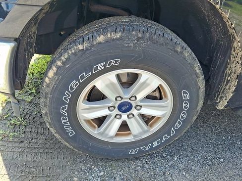 Used 2018 Ford F150 XLT AWD/4WD image 4