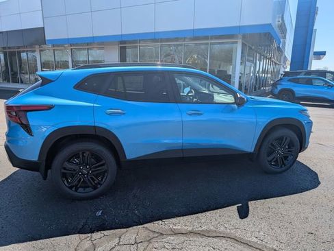 New 2026 Chevrolet Trax ACTIV w/ Sunroof Package FWD image 8