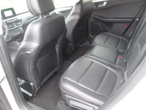 Used 2020 Ford Escape SE Sport image 9