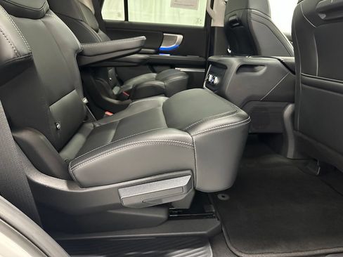 Used 2025 Ford Expedition Platinum AWD/4WD image 52