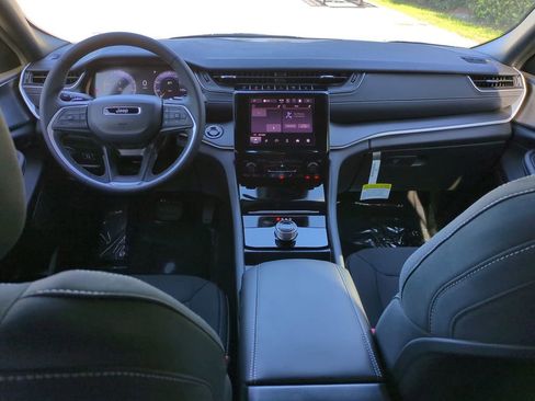 New 2025 Jeep Grand Cherokee Laredo AWD/4WD image 15