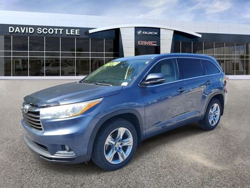 Used 2015 Toyota Highlander Limited Platinum AWD/4WD image 2