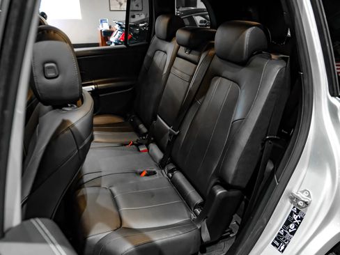 Used 2020 Mercedes-Benz GLB 250 image 33