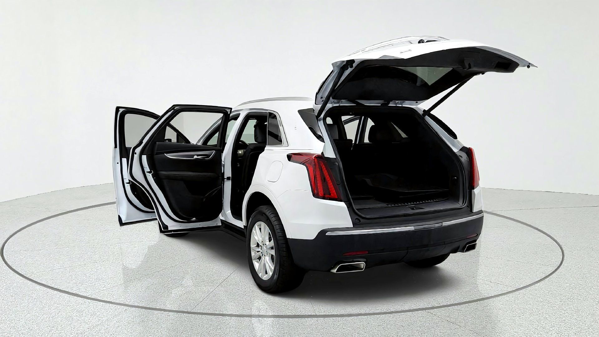 Certified 2024 Cadillac XT5 Luxury w/ LPO, Floor Liner Package AWD/4WD image 11