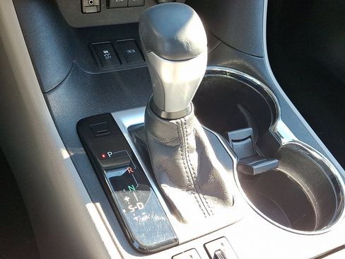 Used 2017 Toyota Highlander XLE image 13