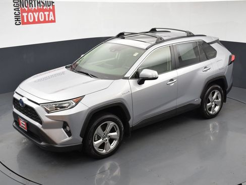 Used 2021 Toyota RAV4 XLE Premium AWD/4WD image 27