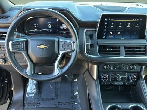 Used 2024 Chevrolet Suburban Premier image 9