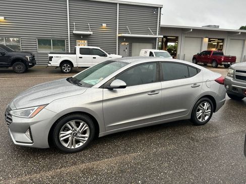 Used 2020 Hyundai Elantra SEL FWD image 2