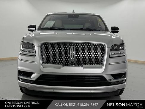 Used 2019 Lincoln Navigator Reserve w/ Cargo Package AWD/4WD image 2