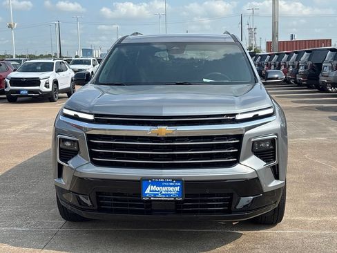 New 2026 Chevrolet Traverse High Country FWD image 2