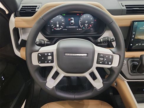 Used 2025 Land Rover Defender 110 S image 19