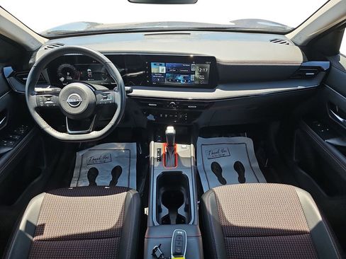Used 2025 Nissan Kicks SR FWD image 13