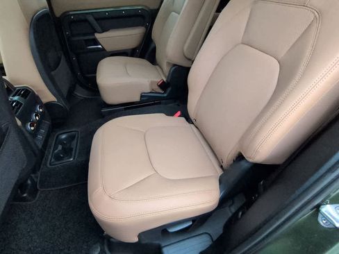 New 2026 Land Rover Defender 130 X-Dynamic SE image 20