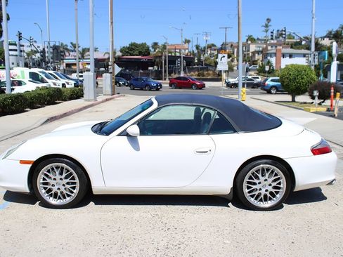Used 2002 Porsche 911 Cabriolet image 10