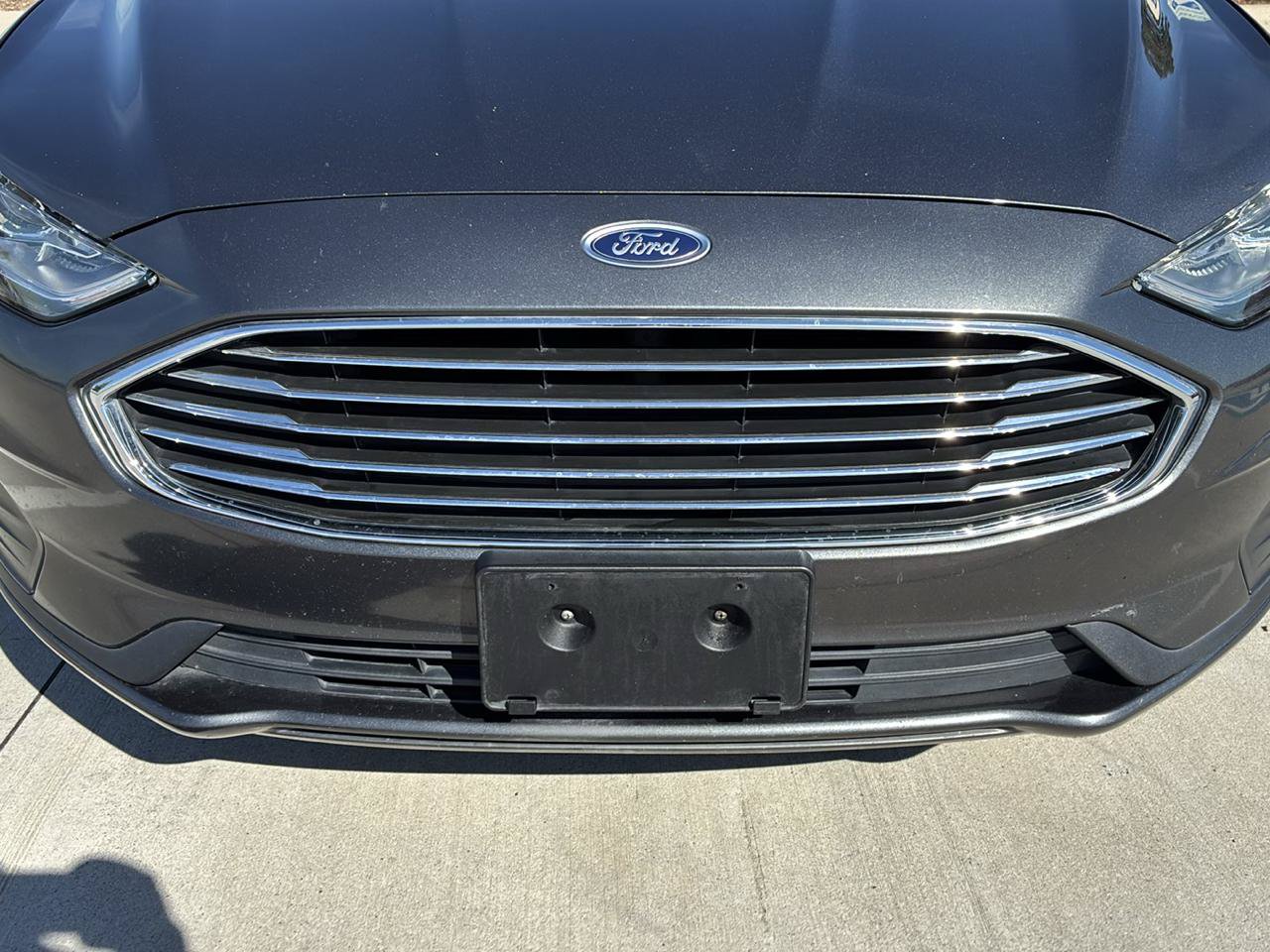 Used 2020 Ford Fusion SE FWD image 3