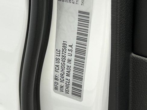 New 2025 Jeep Grand Cherokee Overland w/ Adv Protech Group III image 29