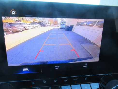 Used 2024 Chevrolet Colorado ZR2 image 33