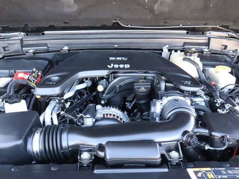 Used 2020 Jeep Wrangler Unlimited Sport image 20