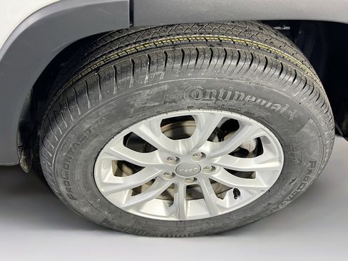 Used 2022 Jeep Cherokee Latitude Lux AWD/4WD image 29