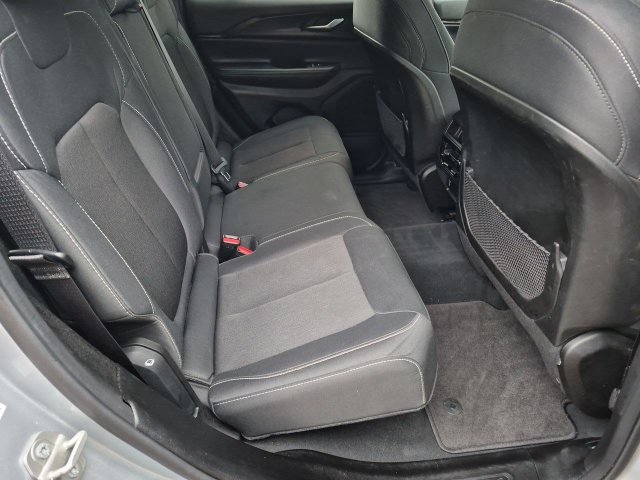 Used 2024 Jeep Grand Cherokee Laredo w/ Luxury Tech Group I AWD/4WD image 24