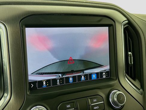 Used 2023 GMC Sierra 2500 AT4 w/ AT4 Premium Plus Package image 17