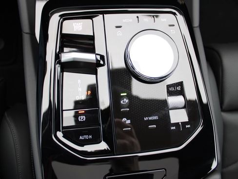 New 2026 BMW 530i xDrive AWD/4WD image 32