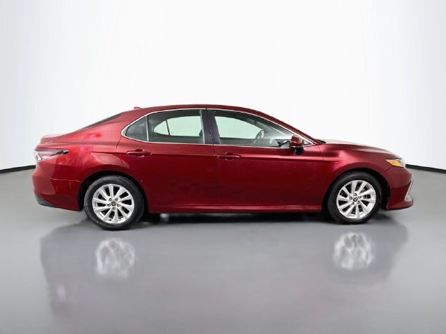 Used 2021 Toyota Camry LE FWD image 11