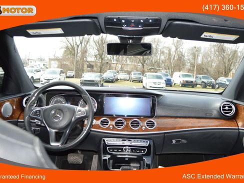 Used 2017 Mercedes-Benz E 300 4MATIC image 28