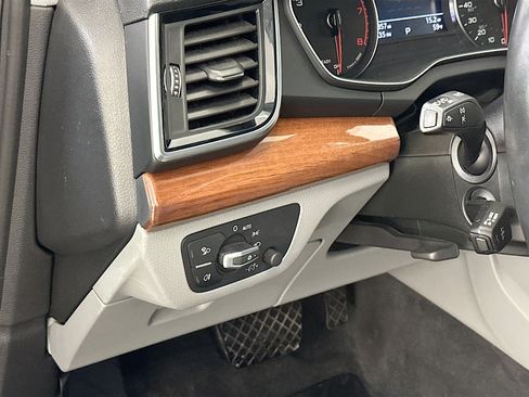 Used 2022 Audi Q5 2.0T Premium w/ Convenience Package image 17