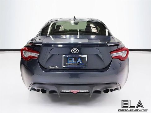Used 2017 Toyota 86 RWD image 7