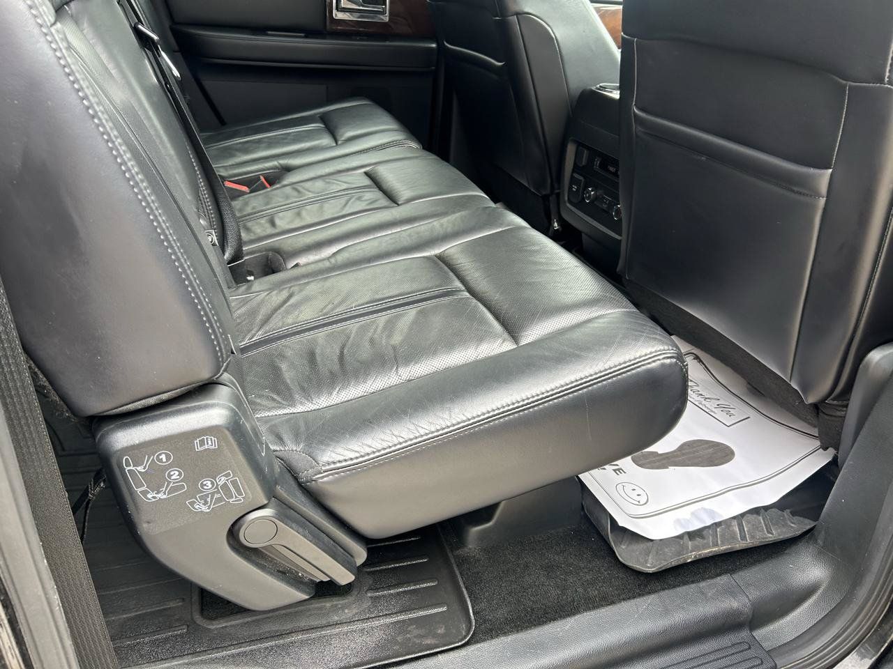 Used 2016 Lincoln Navigator L Select AWD/4WD image 11