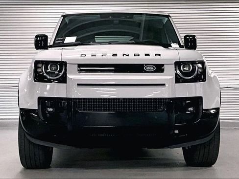 New 2026 Land Rover Defender 110 X-Dynamic SE image 2