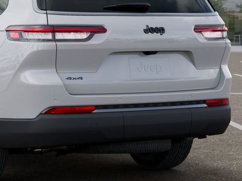 New 2026 Jeep Grand Cherokee L 4WD image 13