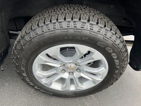 Certified 2025 Chevrolet Silverado 1500 LTZ w/ Z71 Off-Road Package AWD/4WD image 26