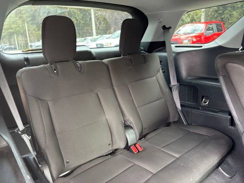 Used 2022 Ford Explorer XLT image 29