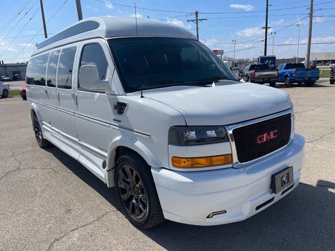 Used 2023 GMC Savana 2500 Extended image 10