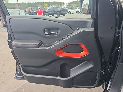 Used 2025 Nissan Frontier Pro-X w/ Pro Convenience Package image 29