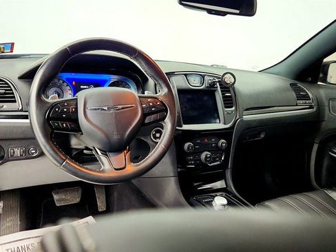 Used 2019 Chrysler 300 S image 12