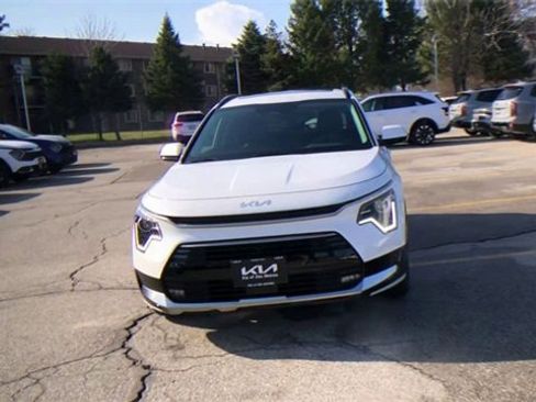 New 2025 Kia Niro EX Touring image 6