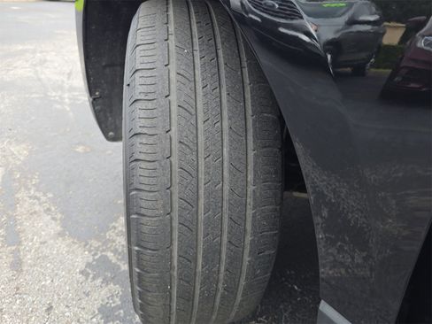 Certified 2021 Ford Edge SE image 27