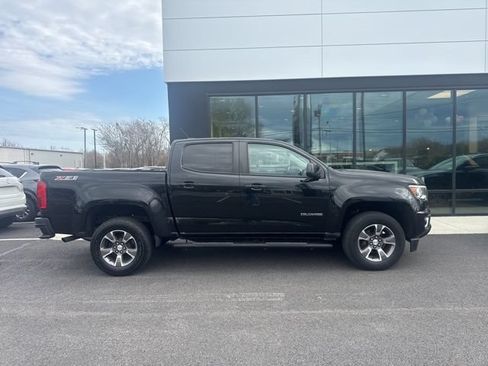 Used 2017 Chevrolet Colorado Z71 AWD/4WD image 2